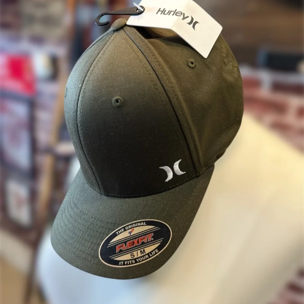 Baseball ‘ Sports Caps - Picture 2 of 2